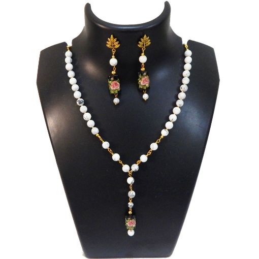Gemstone Howlite  Beads Fancy Necklace