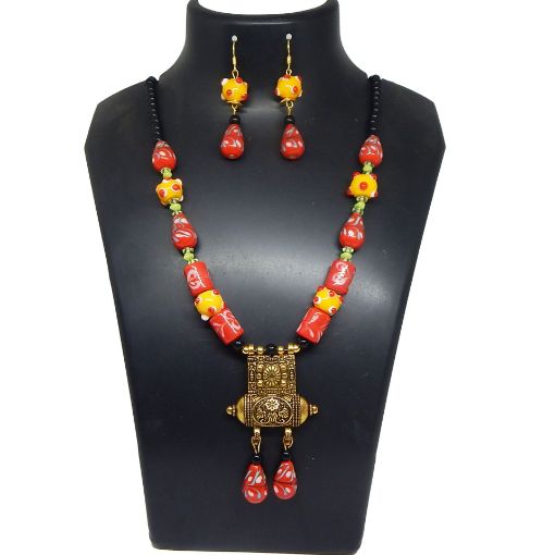Fancy Look Glass Beads Necklace