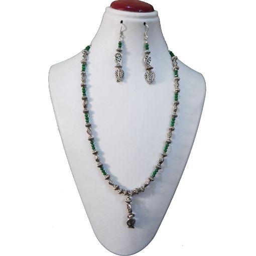 Green Cristal with metal beads Necklace