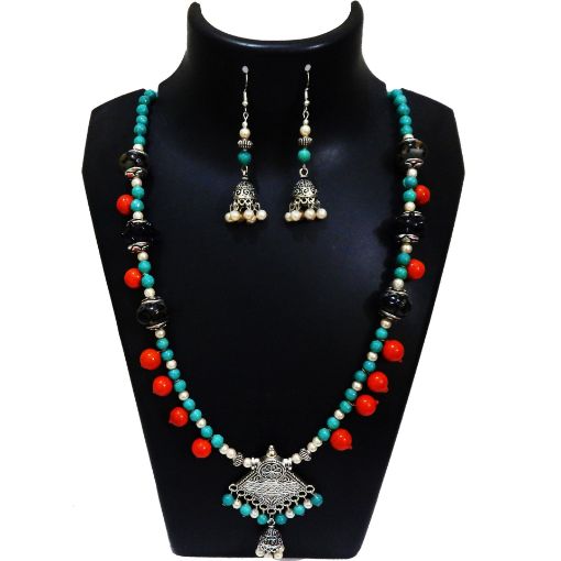 Glass Beads & Metal pendant long Necklace